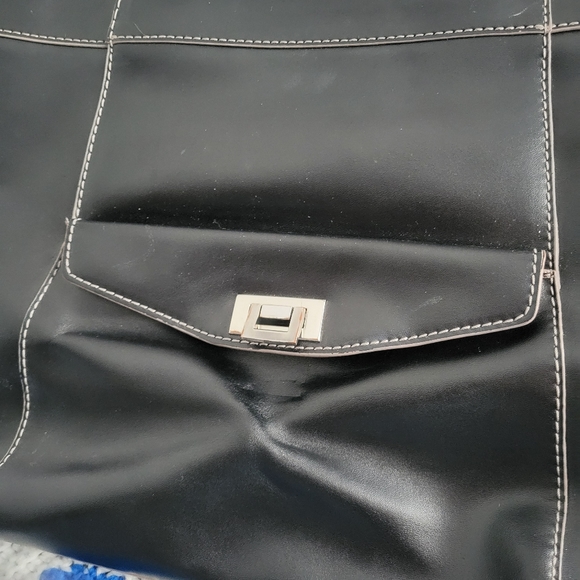 😀GUC Danier Leather Bag EUC - Picture 12 of 16